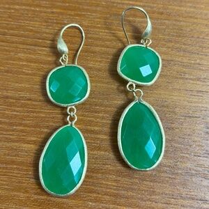 NEW Pretty Green Onyx or Quartz & Gold Colored Pierced Earrings